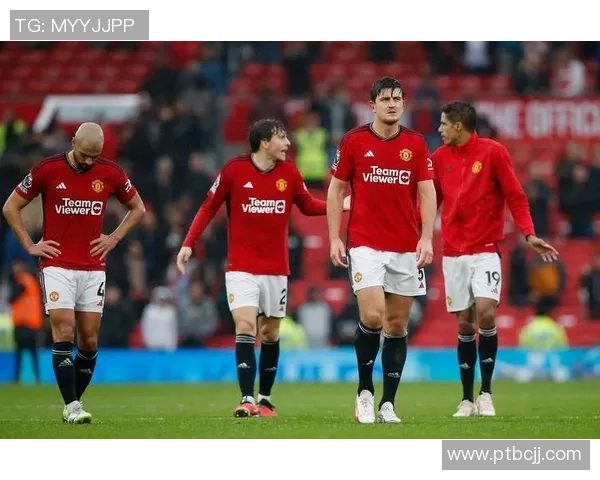 曼联6000万巨资布局：阿莫林嫡系离队，两大关键位置迎来革新曙光！